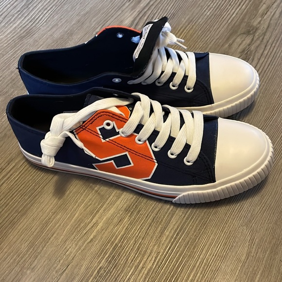 This is a NEW pair of SU sneakers . Men’s size 9. Navy blue with orange . - Picture 3 of 4